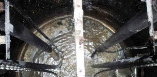 Film: Przepompownia ścieków – praca pomp Przepompownia ścieków sanitarnych. Praca pomp zatapialnych.