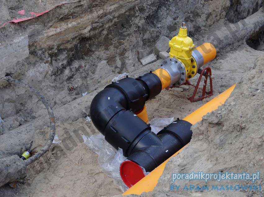 Budowa sieci gazowej - łączenie rur przez zgrzewanie elektrooporowe